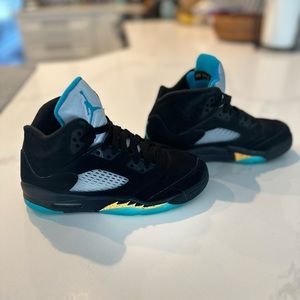 Like New Nike Air Jordan 5 Retro Big Kid size 3.5